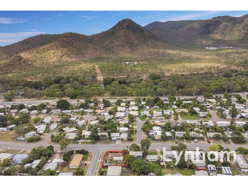 203 Pinnacle Drive, Rasmussen QLD 4815