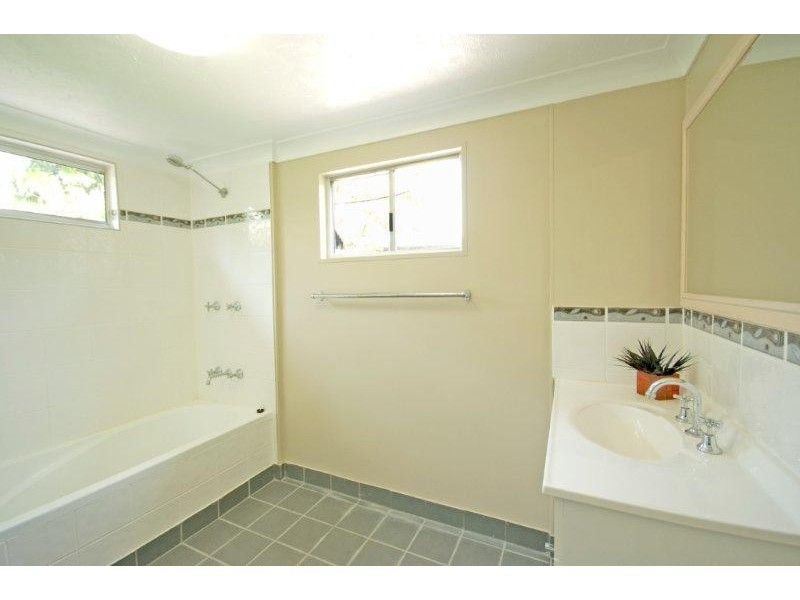 10 Tilanus Street, Heatley QLD 4814