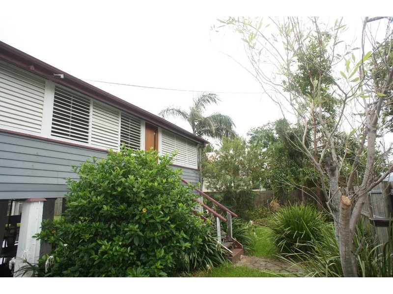 83 Railway Avenue, Railway Estate QLD 4810