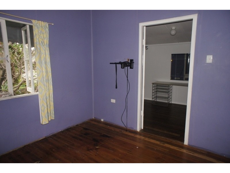 83 Railway Avenue, Railway Estate QLD 4810