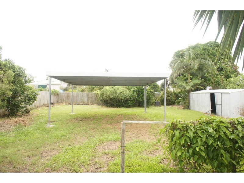 83 Railway Avenue, Railway Estate QLD 4810