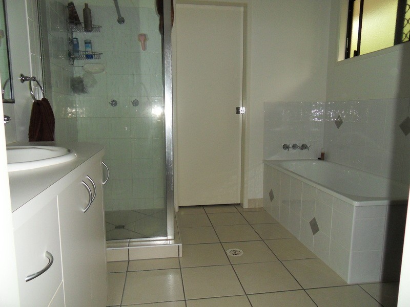 30 Elphinstone Drive, Kirwan QLD 4817