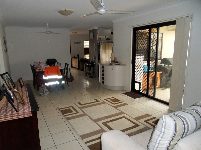 30 Elphinstone Drive, Kirwan QLD 4817