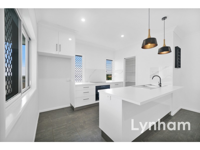 4 Blue Coolabah Close, Douglas QLD 4814