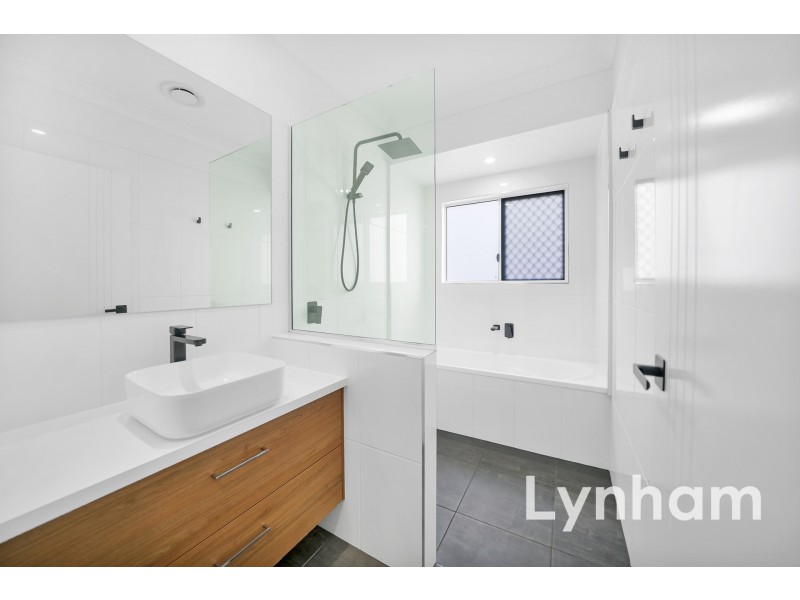 4 Blue Coolabah Close, Douglas QLD 4814