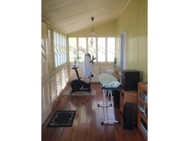 14 Echlin Street, West End QLD 4810