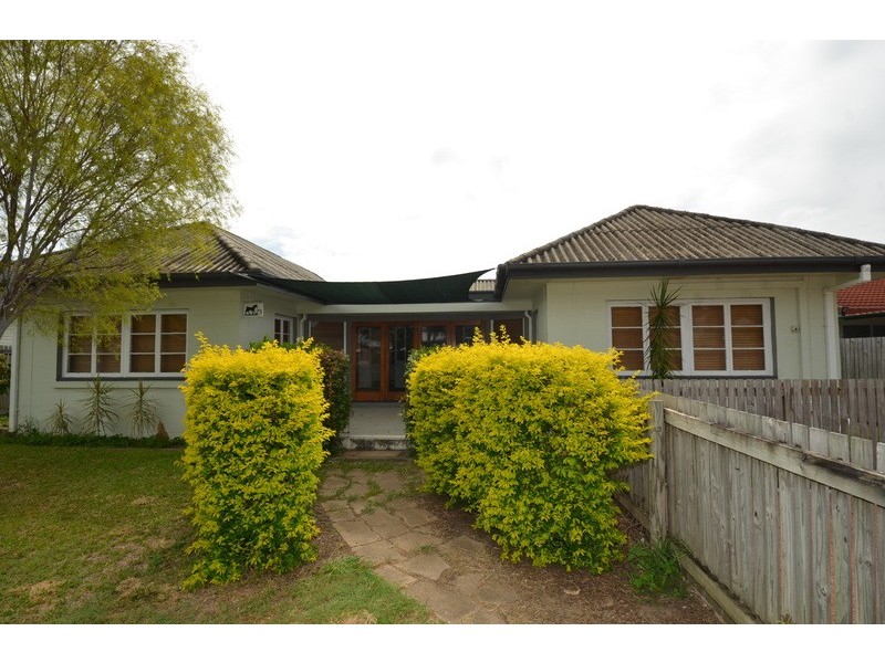 25 Russell Street, Aitkenvale QLD 4814