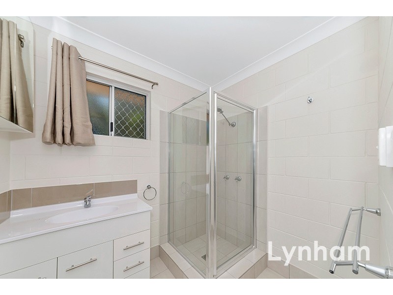 39 Roberts Street, Hermit Park QLD 4812