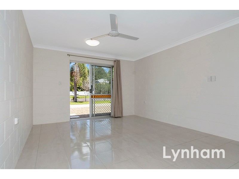 39 Roberts Street, Hermit Park QLD 4812