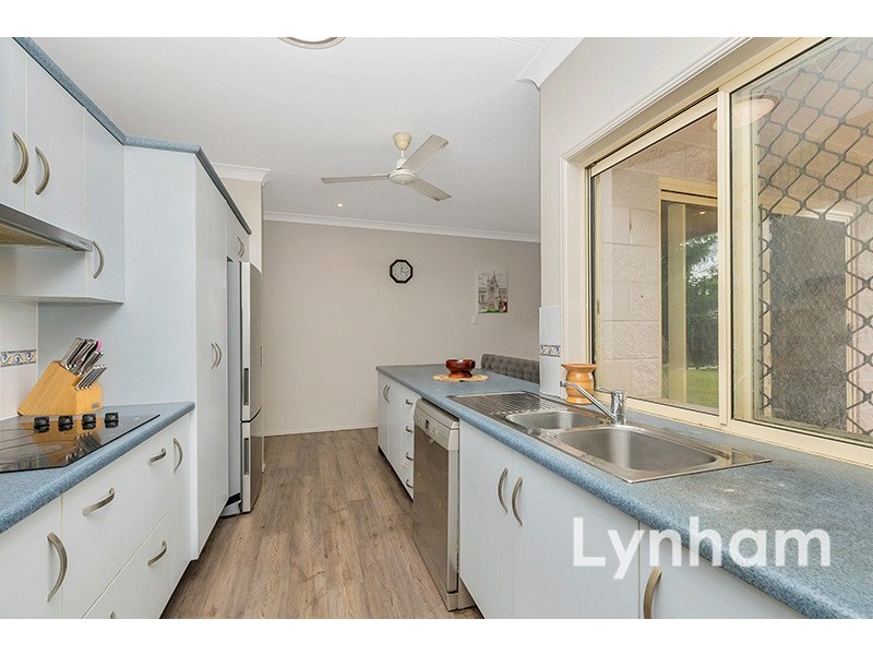 17 Heather Avenue, Rasmussen QLD 4815