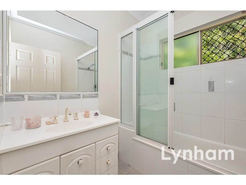 17 Heather Avenue, Rasmussen QLD 4815