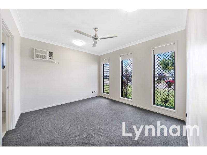 31 Fremont Street, Mount Low QLD 4818