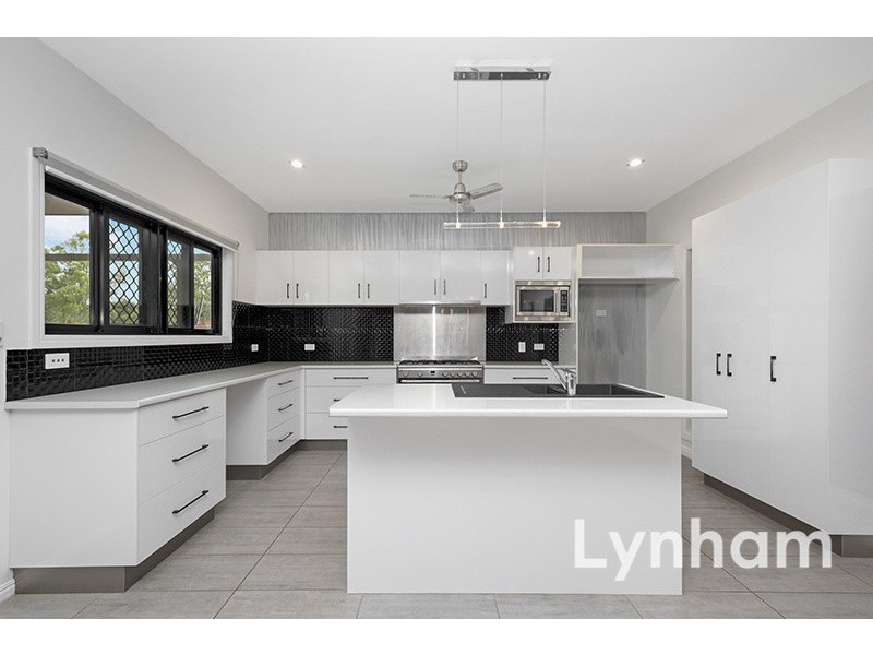 17 Sanderling Circuit, Kelso QLD 4815