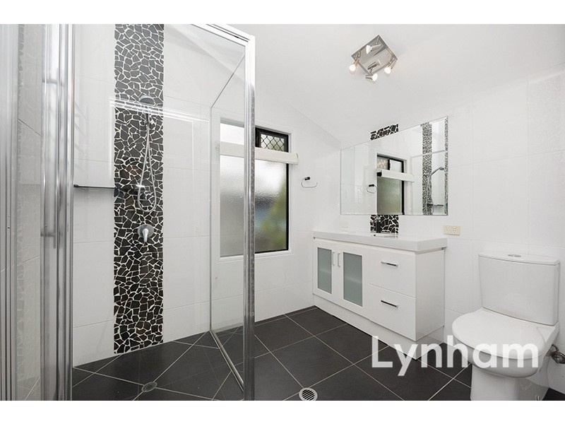 17 Sanderling Circuit, Kelso QLD 4815