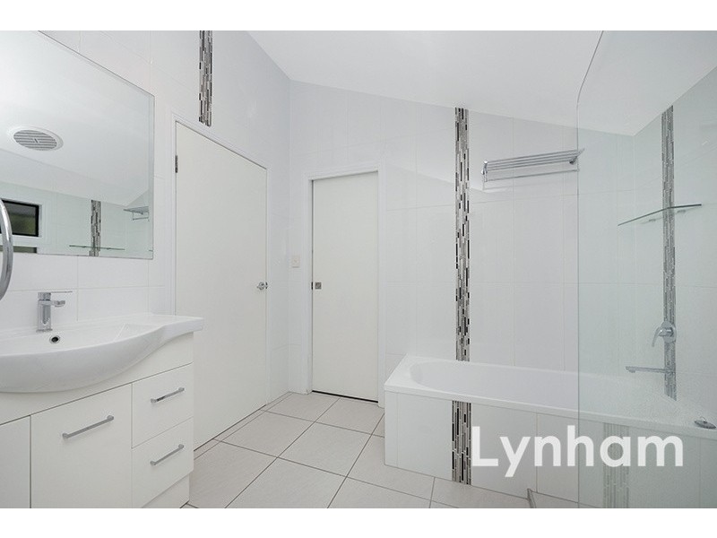 17 Sanderling Circuit, Kelso QLD 4815