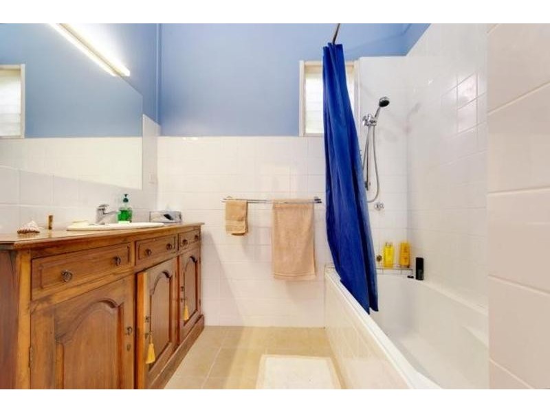 20 Cowley Street, West End QLD 4810