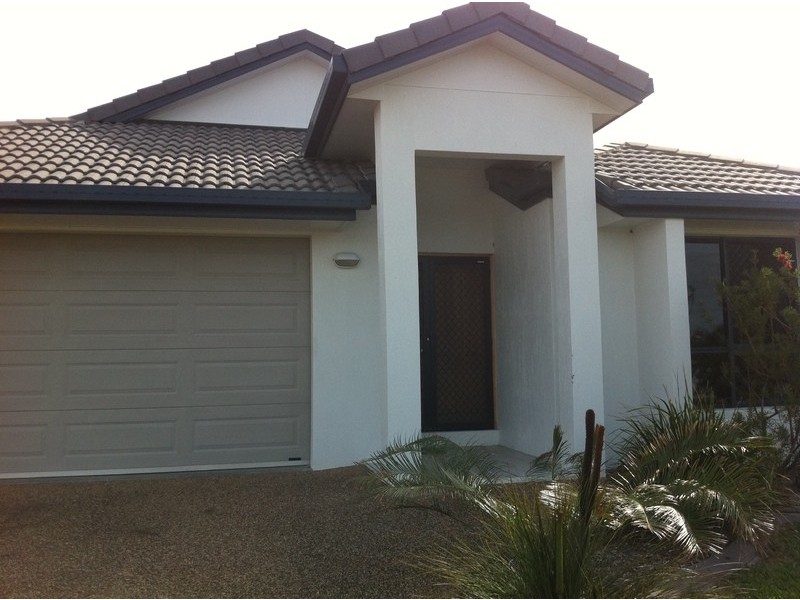 24 Donostia Crescent, Bushland Beach QLD 4818