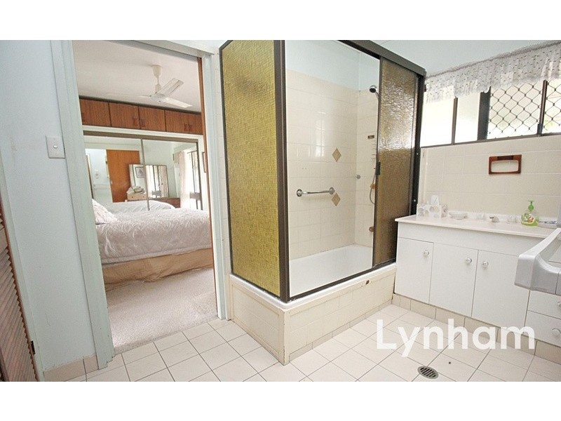 14 Winston Crescent, Kirwan QLD 4817