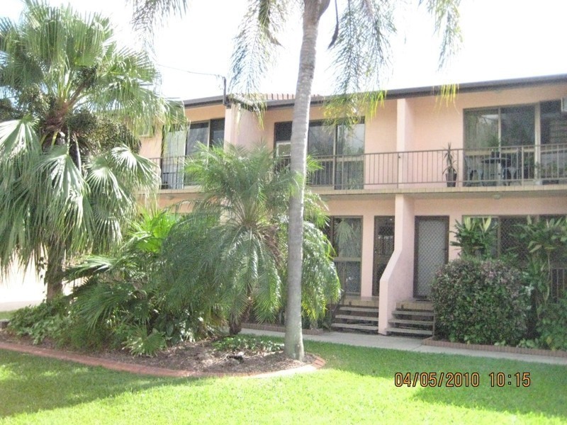 6/25 Roberts, Hermit Park QLD 4812