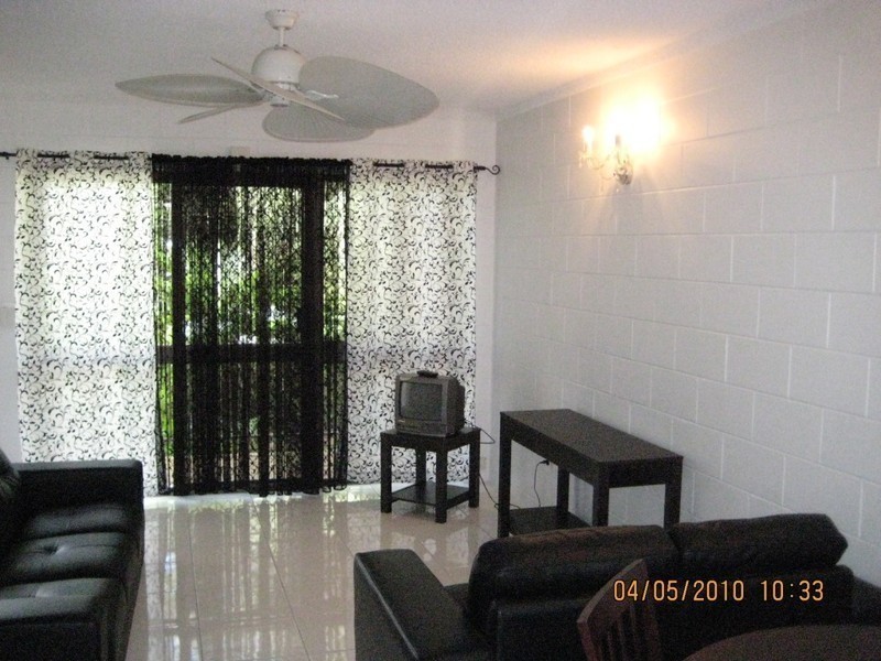 6/25 Roberts, Hermit Park QLD 4812