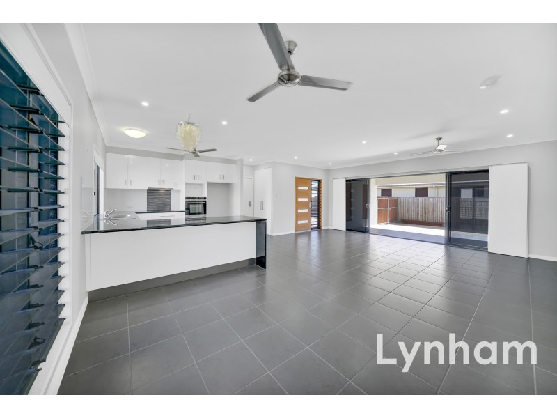 17 Beach Oak Drive, Mount Low QLD 4818