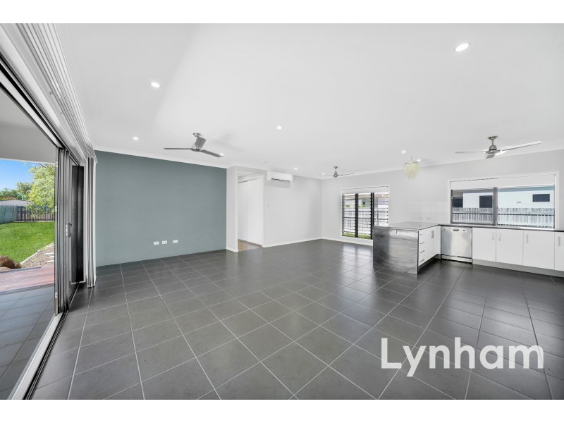 17 Beach Oak Drive, Mount Low QLD 4818