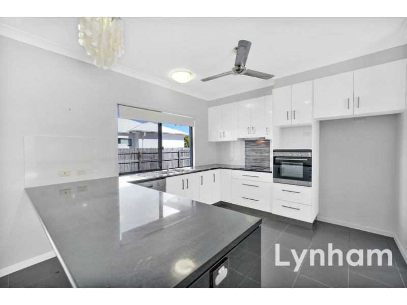 17 Beach Oak Drive, Mount Low QLD 4818