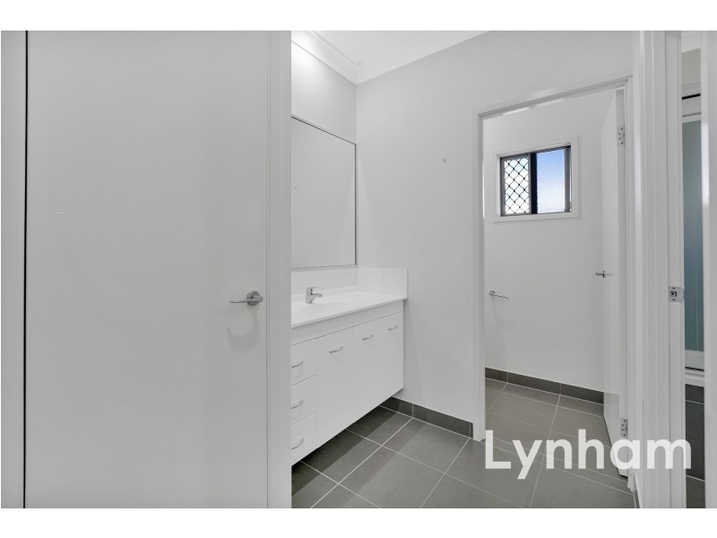 17 Beach Oak Drive, Mount Low QLD 4818