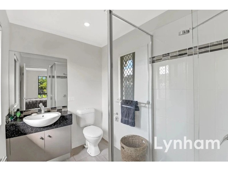 11 Tooma Lane, Kelso QLD 4815