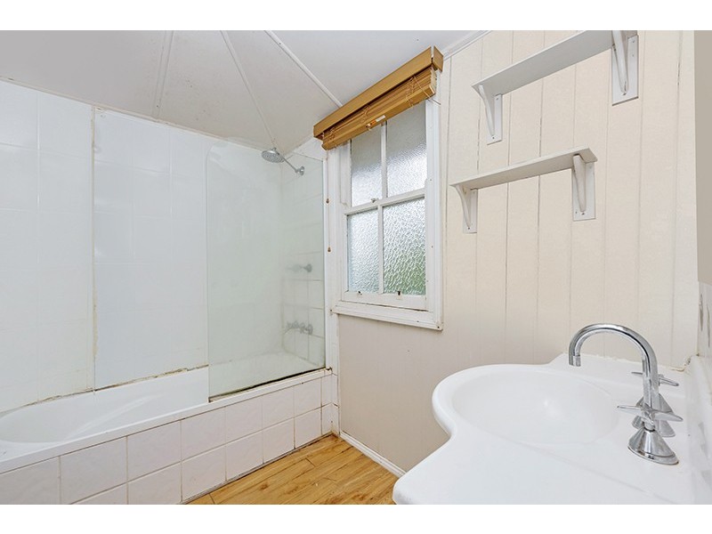 74 Queens Road, Hermit Park QLD 4812