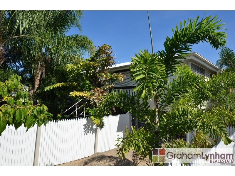 32 Bayswater Terrace, Hyde Park QLD 4812