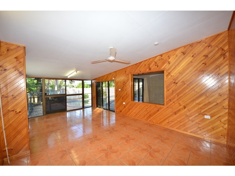 15 Coral Street, Saunders Beach QLD 4818