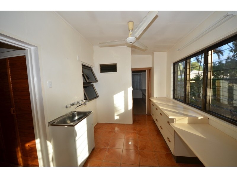 15 Coral Street, Saunders Beach QLD 4818