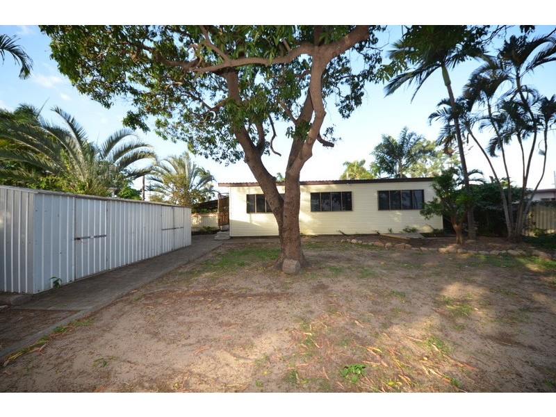 15 Coral Street, Saunders Beach QLD 4818