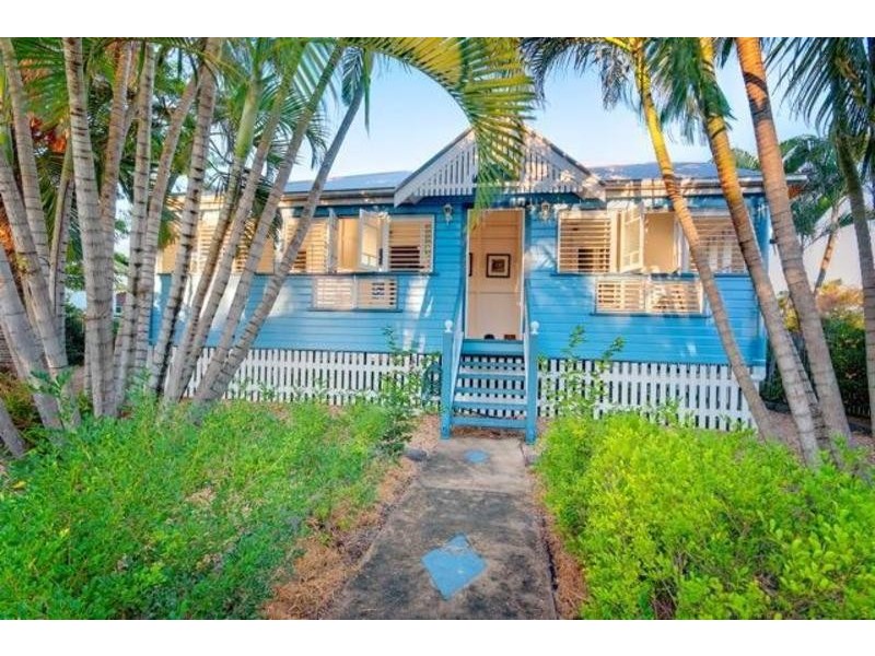 23 Edwards Street, West End QLD 4810