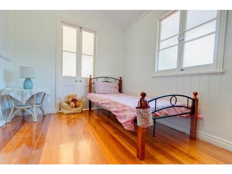 23 Edwards Street, West End QLD 4810