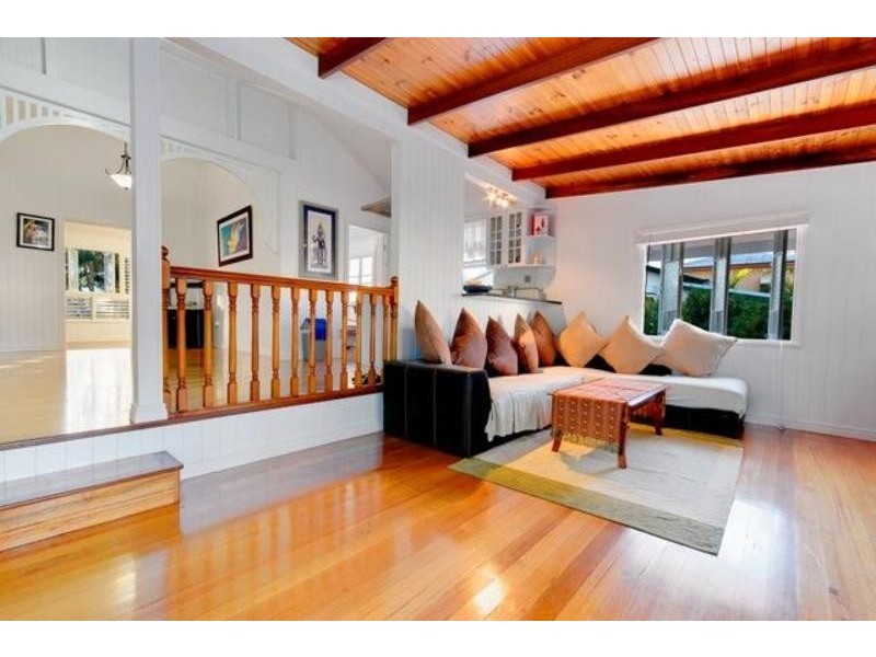 23 Edwards Street, West End QLD 4810