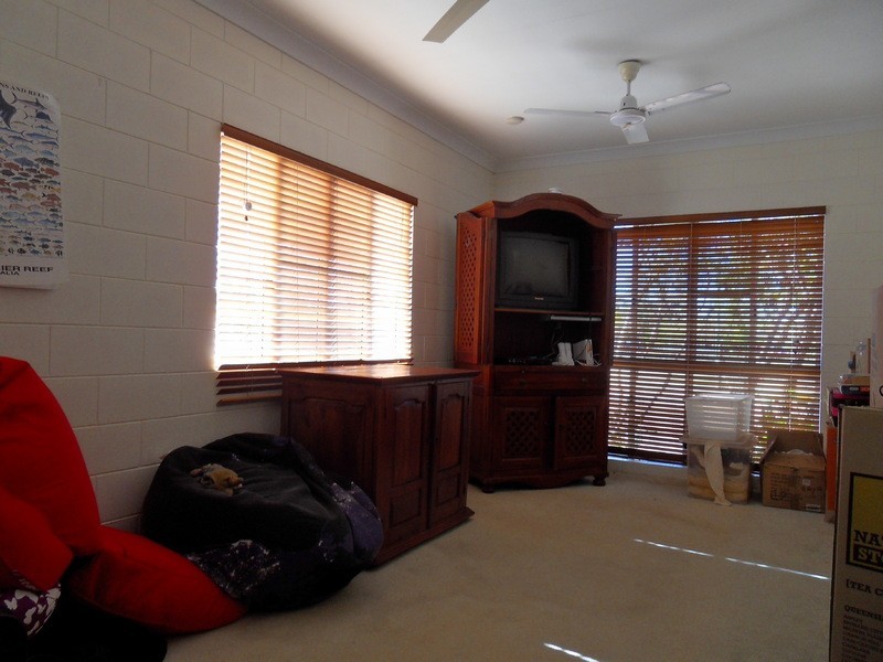 1 Holly Court, Mount Low QLD 4818