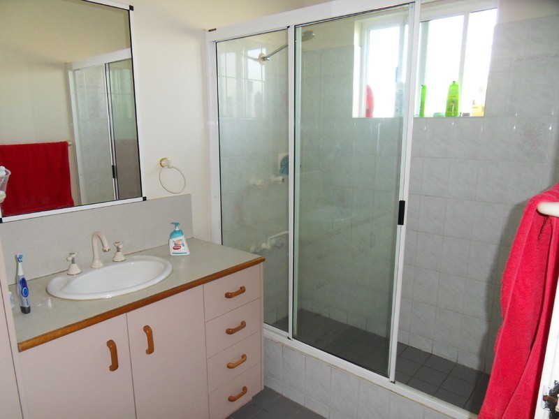 1 Holly Court, Mount Low QLD 4818