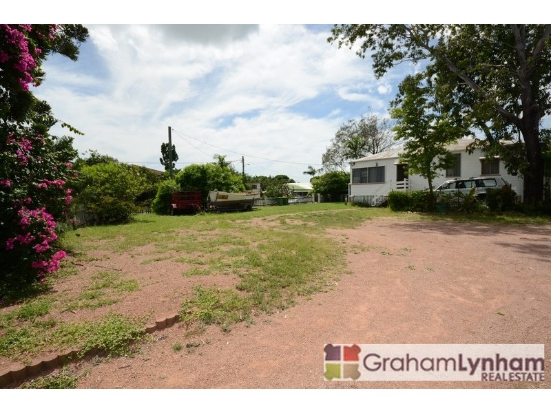 39 Clayton Street, Hermit Park QLD 4812