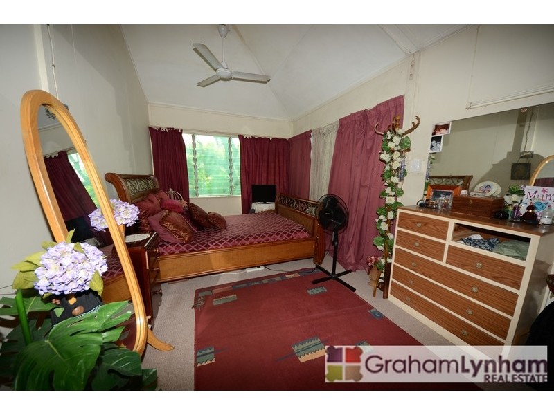 39 Clayton Street, Hermit Park QLD 4812