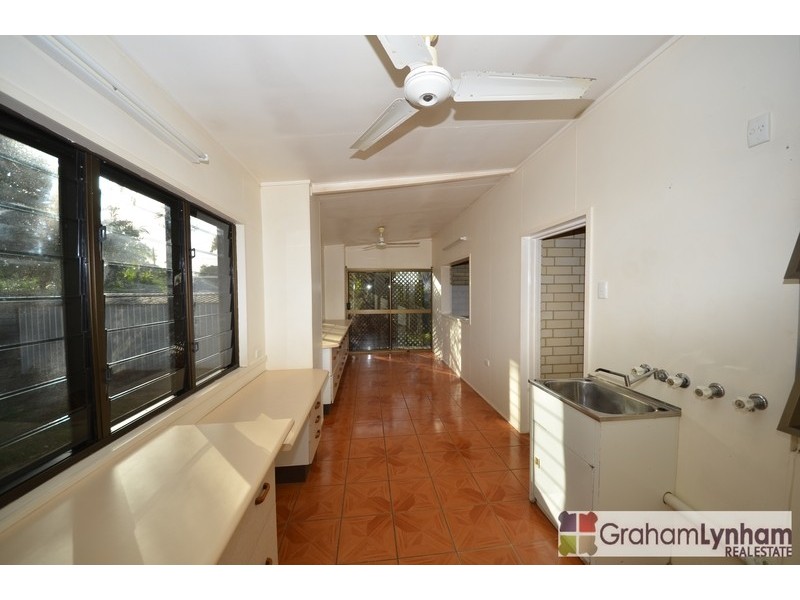 15 Coral Street, Saunders Beach QLD 4818