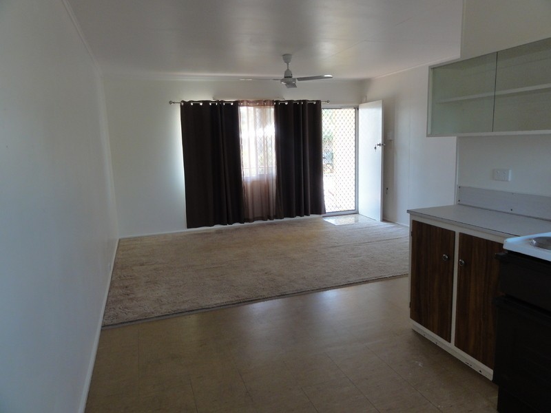 1/105 Goodwin, Currajong QLD 4812