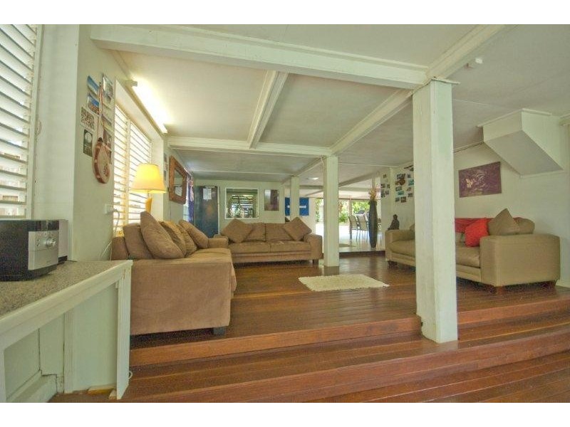 5 Gilbert Crescent, North Ward QLD 4810