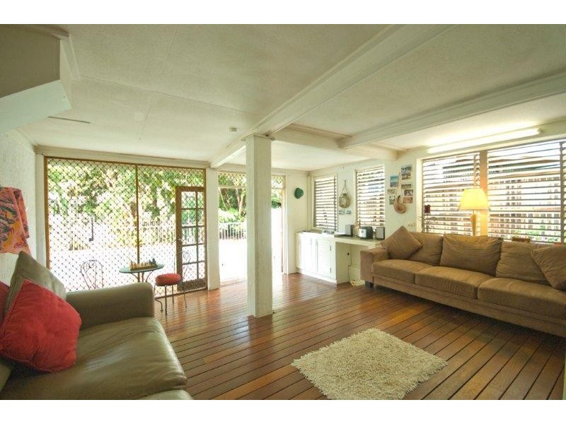 5 Gilbert Crescent, North Ward QLD 4810