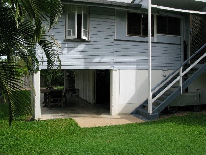 137 Francis Street, West End QLD 4810