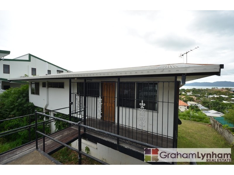 39 Gilbert Crescent, Castle Hill QLD 4810