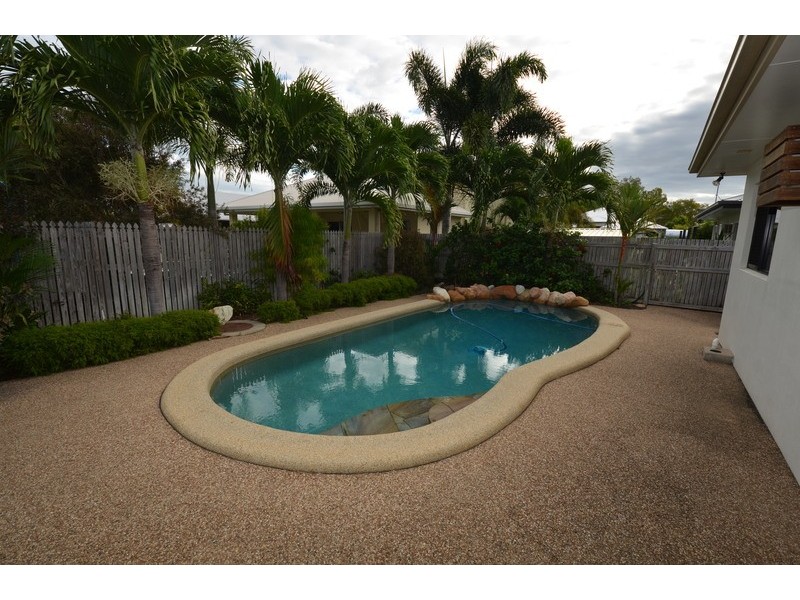 41 Sheerwater Parade, Douglas QLD 4814