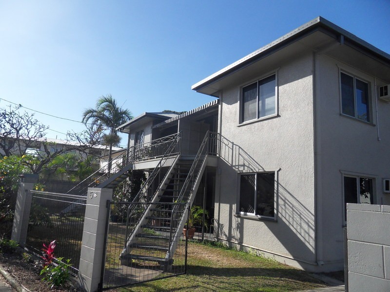 2/5B  Warburton Street, North Ward QLD 4810