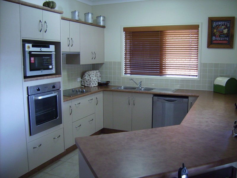 67 Bamboo Crescent, Mount Louisa QLD 4814